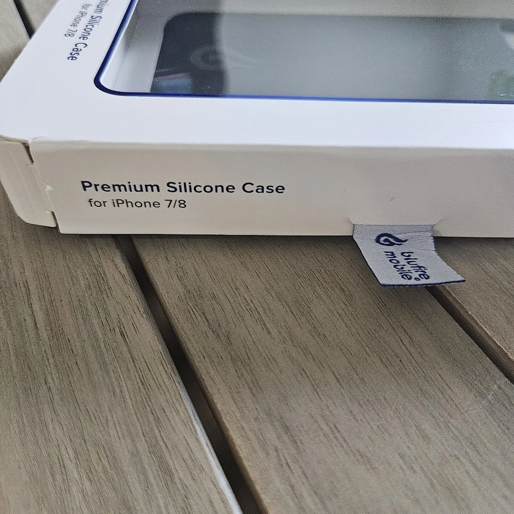 NIB Black Blufire Mobile Premium Silicone Case For iPhone 7/8